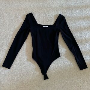 aritzia babaton long sleeve bodysuit